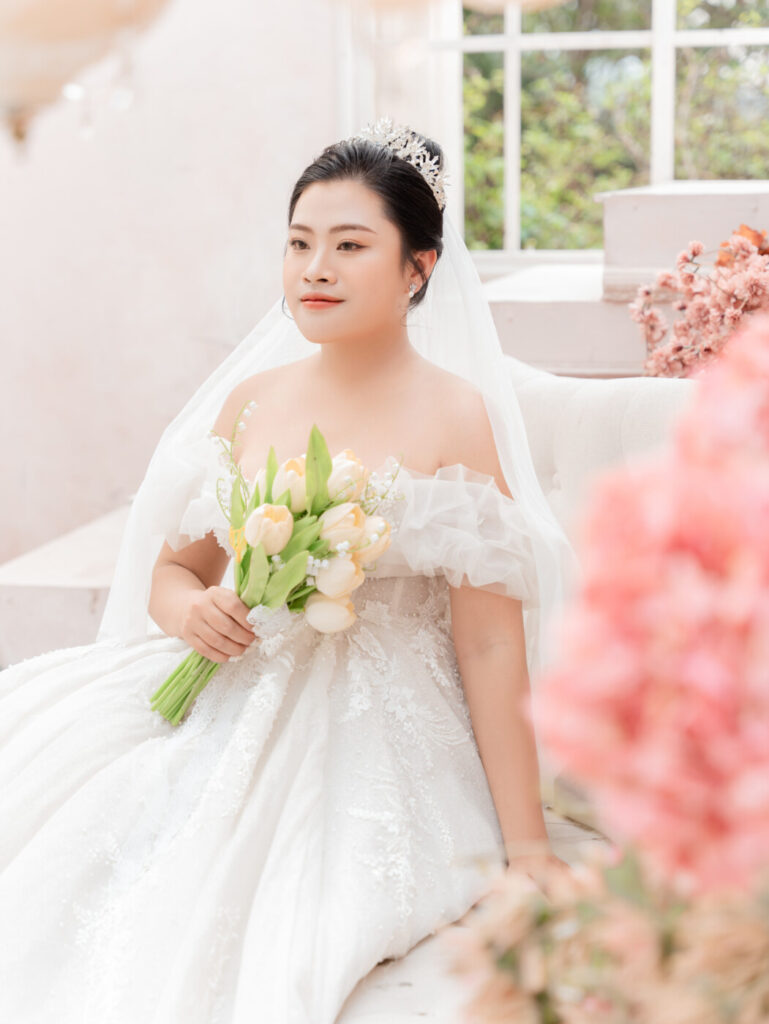 váy cưới cho cô dâu bắp tay to